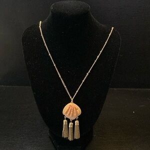 Chic Gold Shell Necklace with Tassels